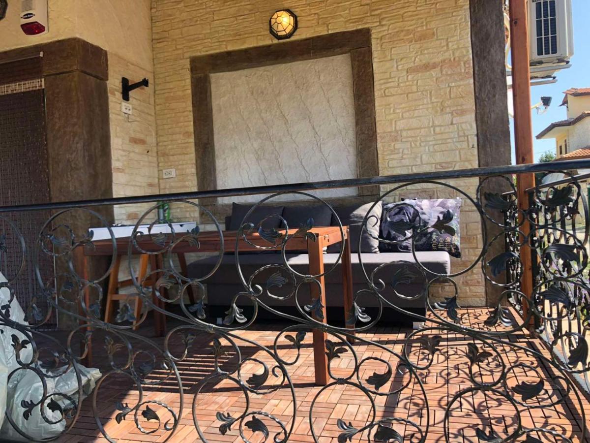 Guest House Costa 2 Karianí Dış mekan fotoğraf